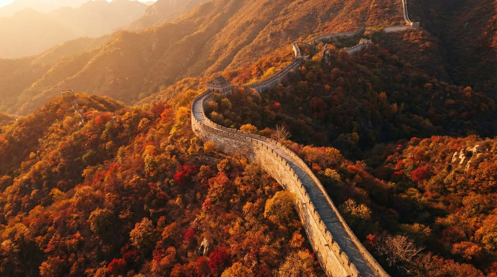 年轻的朋友5在线观看完整版 秋日长城航拍全景
